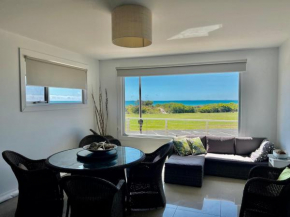 Sea Retreat - Esplanade Available Xmas 2023 and 2024 Summer